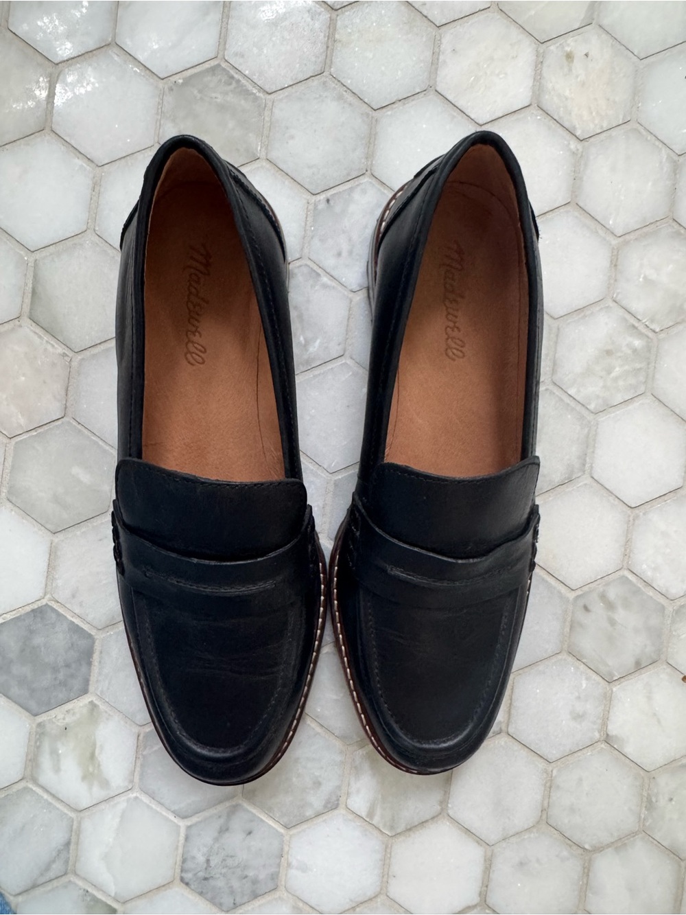 Madewell black leather penny loafers with chunky lug sole — Size 8.